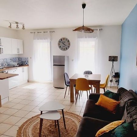 Agreable Appartement Avec 2 Places De Parking Dans Le Garage ベジエ エクステリア 写真