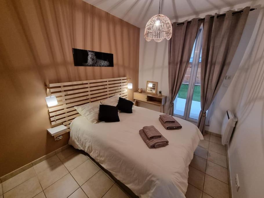 Agreable Appartement Avec 2 Places De Parking Dans Le Garage ベジエ エクステリア 写真