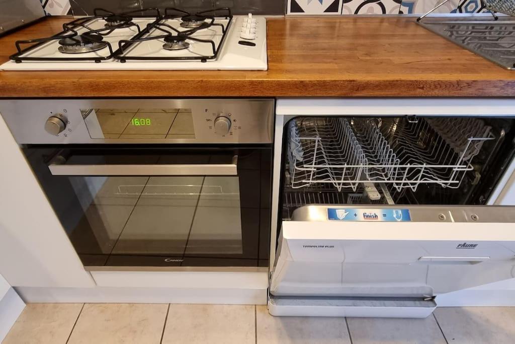 Agreable Appartement Avec 2 Places De Parking Dans Le Garage ベジエ エクステリア 写真