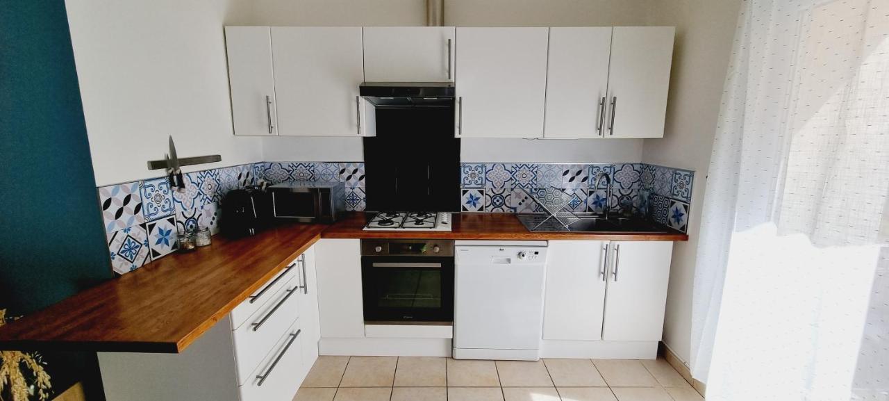 Agreable Appartement Avec 2 Places De Parking Dans Le Garage ベジエ エクステリア 写真